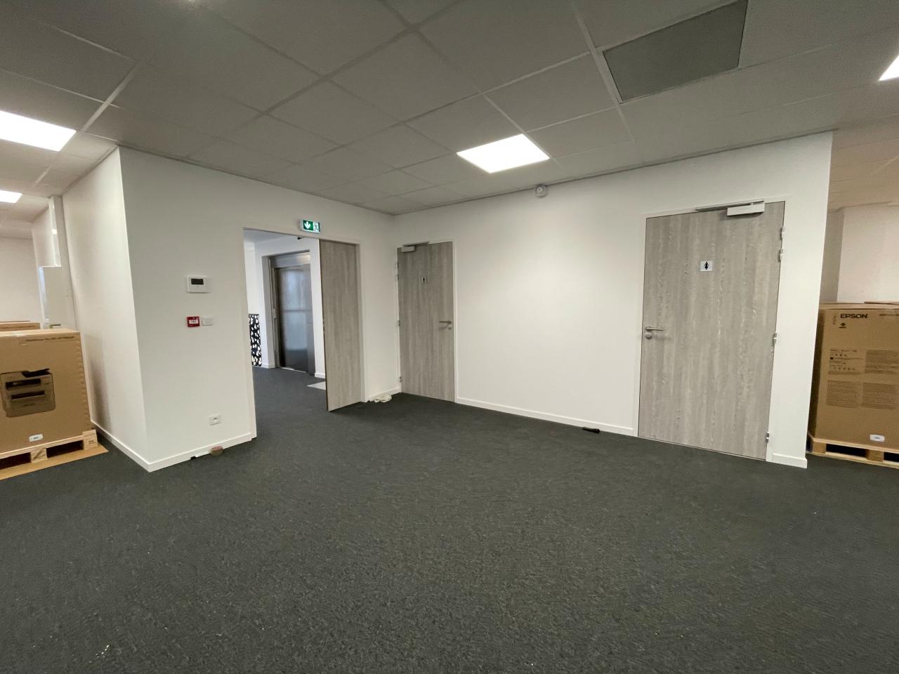Bureau La-Chapelle-sur-Erdre 387m² Location bureau La-Chapelle-sur-Erdre Loire-Atlantique OLBUR2528700 3